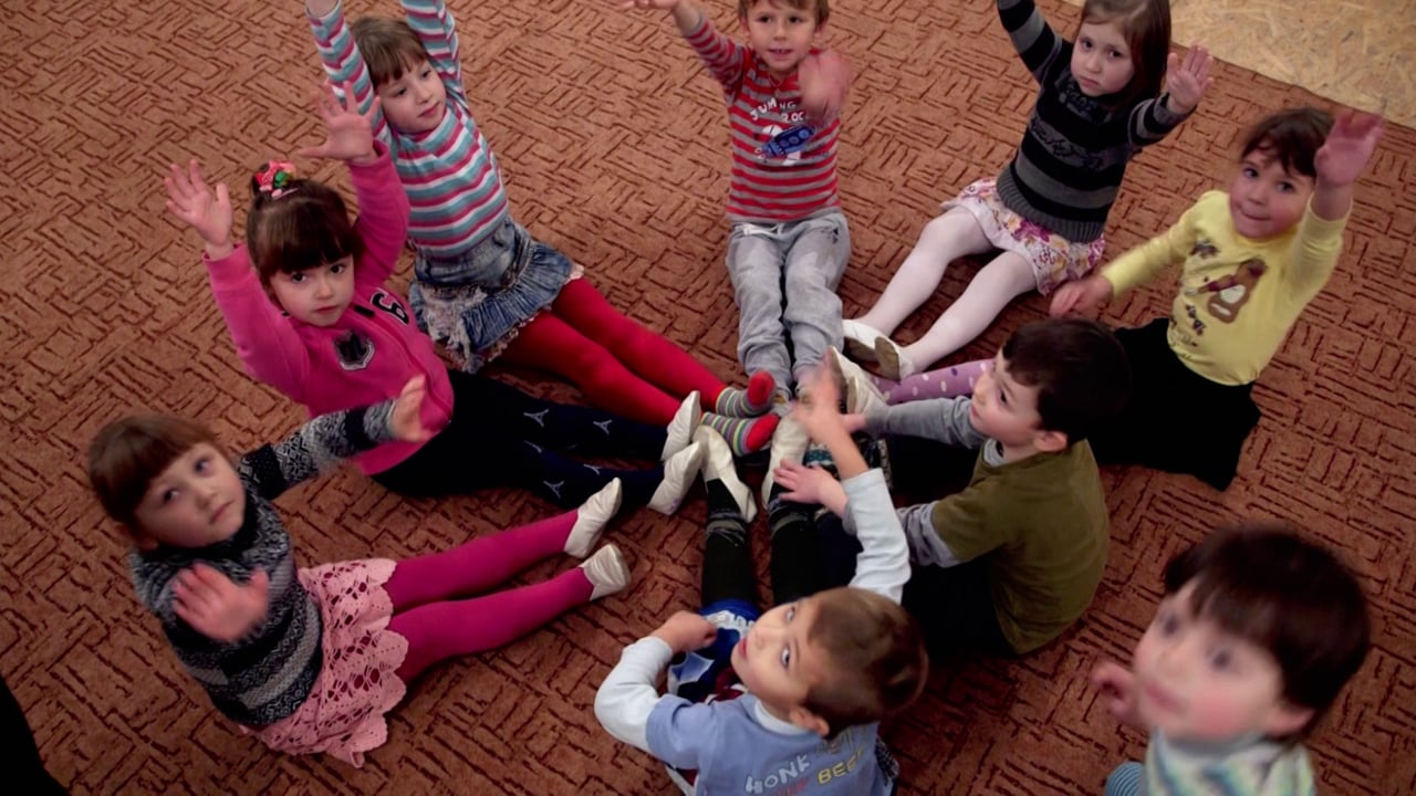 Kinder in Not in der Ukraine Caritas Video Reportage